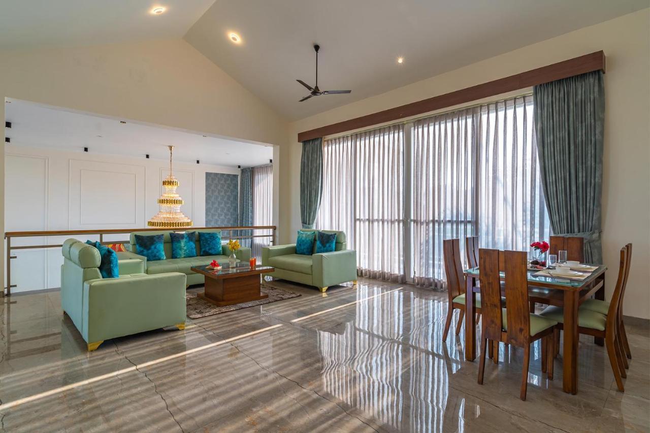 Stayvista At Serenity Farms With Pool, Lawn, Bonfire & Bbq Sohna Exteriör bild